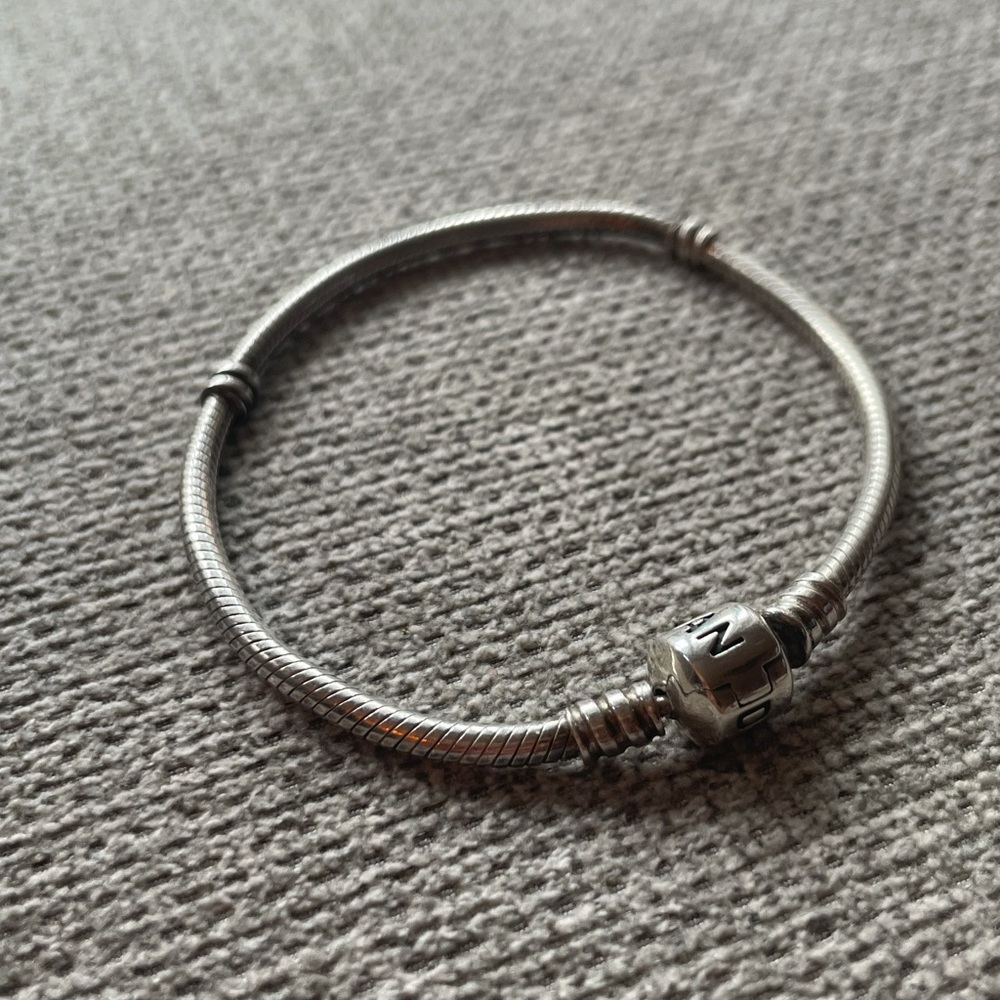Pandora sterling silver charm bracelet 7.5
